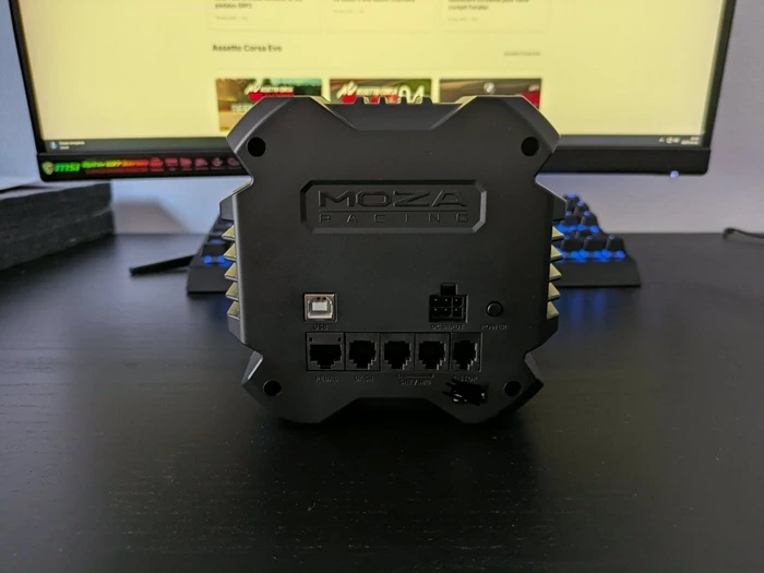 Moza R16 Connectique